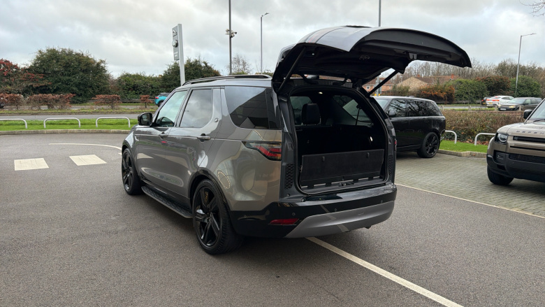 Land Rover Discovery 3.0 D300 R-Dynamic HSE 5dr Auto Diesel Station Wagon